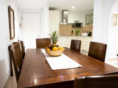 Una cocina o zona de cocina en Apartamento LUXURY en ROQUETAS DE MAR - PLAYA SERENA Urbanización VILLA ROMANA