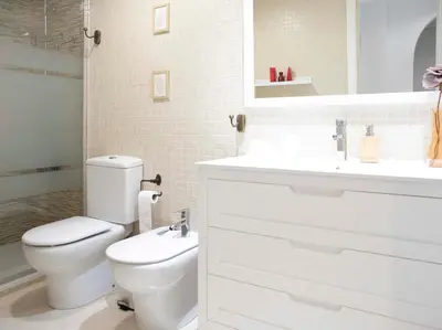 Un baño de Apartamento LUXURY en ROQUETAS DE MAR - PLAYA SERENA Urbanización VILLA ROMANA