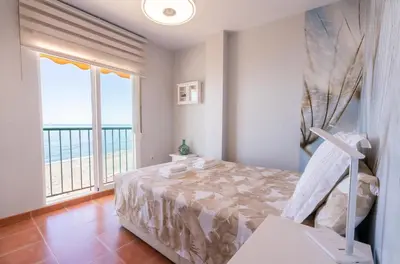 Cama o camas de una habitación en Apartamento junto al mar en costa tropical y Alpujarras granadinas