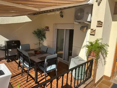 Un balcón o terraza de Habitaciones a 10 minutos de la playa de Aguadulce