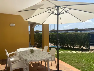 Un patio o zona al aire libre en La casita de Vera