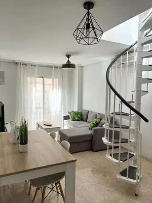 Plano de Ático duplex con Vista Mar y Terraza Privada a 200m de la playa hasta 6 personas