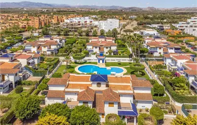 Piscina en o cerca de Beautiful Apartment In Playas De Vera