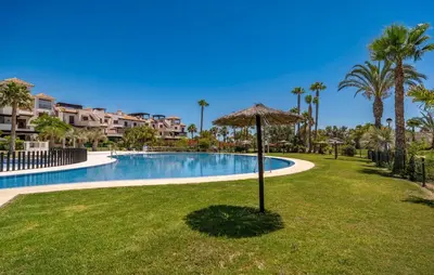 Piscina en o cerca de Jardines Nuevo Vera: 1ª línea playa